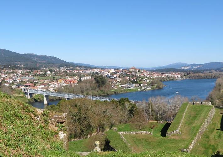 bike & cycling tours in Portugal: Minho Valley, alvarinho wine route, old castles and forts in Minho North of Portugal
