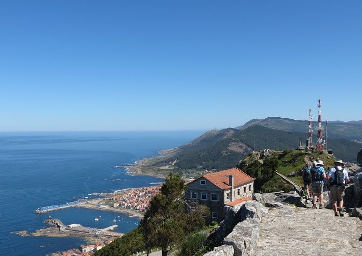 8 day selfguided Minho Trek: Mountains, Valleys & Coast from Hotel to Hotel geres nationalpark coastal landscapes, green valleys vinho verde wine region and ancient tracks. walking holiday northern portugal 